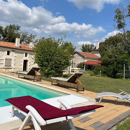 Maison Perigord Vert Piscine Et Spa La Roche-Chalais Exterior photo