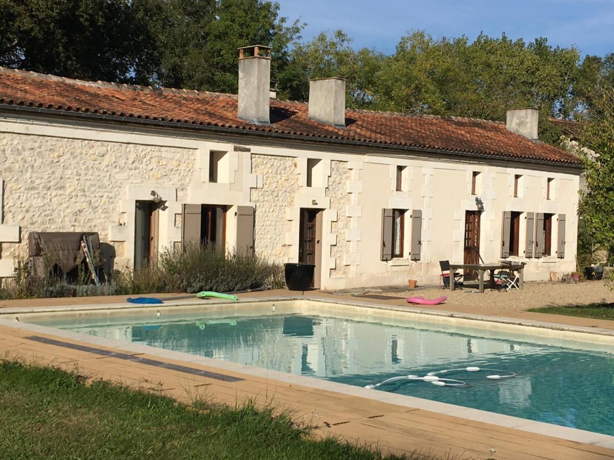 Maison Perigord Vert Piscine Et Spa La Roche-Chalais Exterior photo
