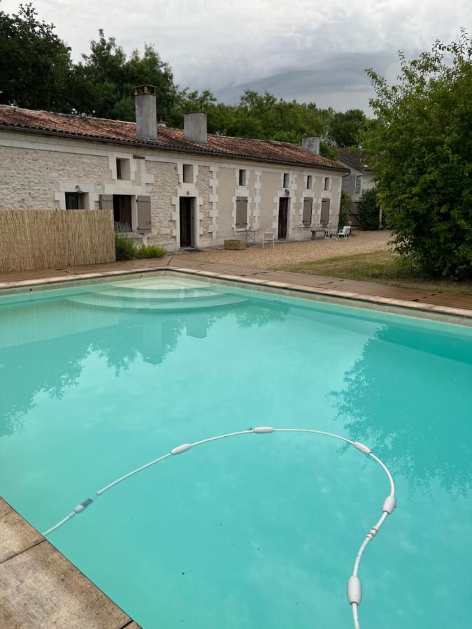 Maison Perigord Vert Piscine Et Spa La Roche-Chalais Exterior photo